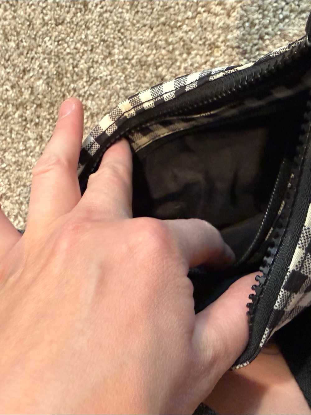 Baggu Gingham Small Crescent Bag - Picture 5 of 6